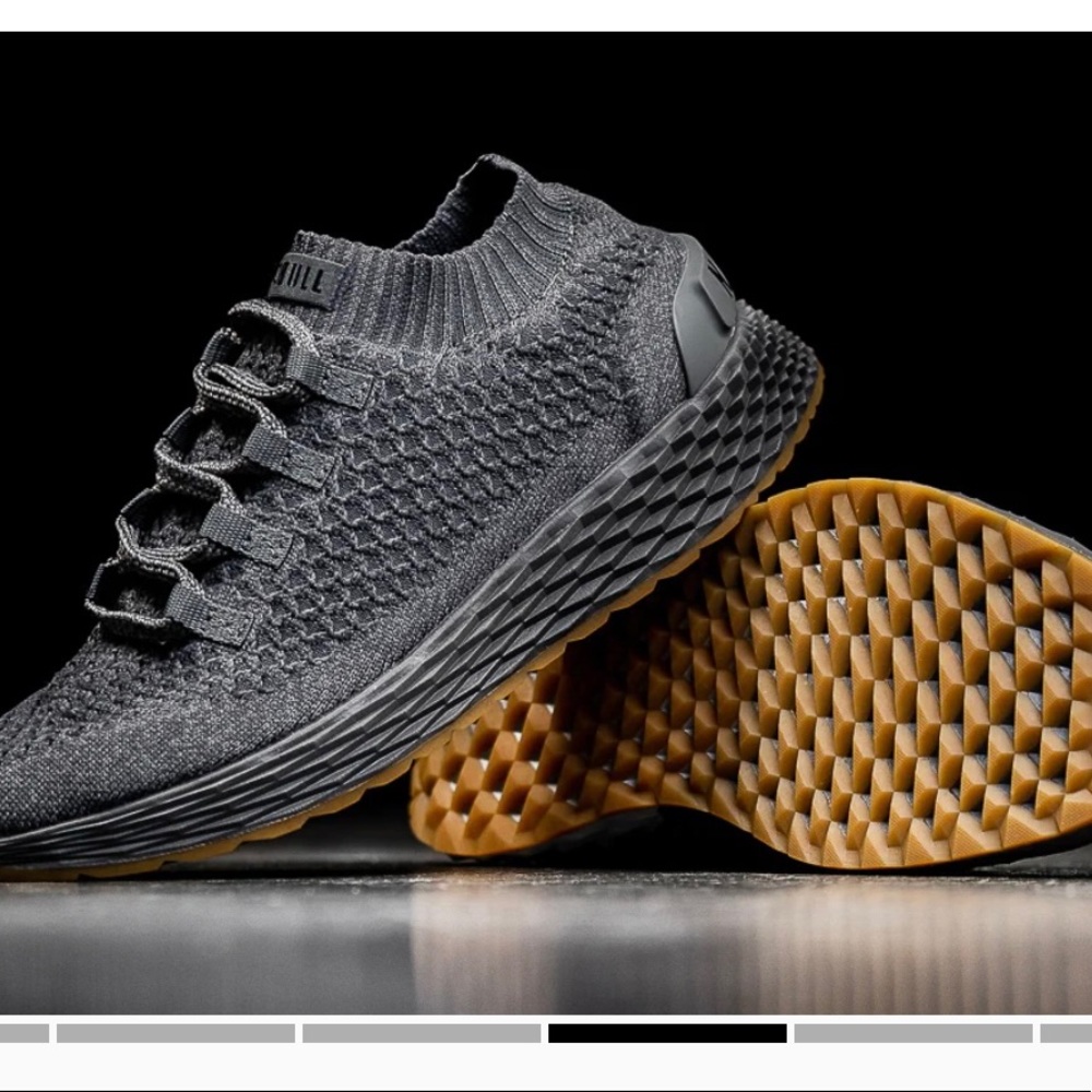 Dark gray no bull knit runners size 5.5